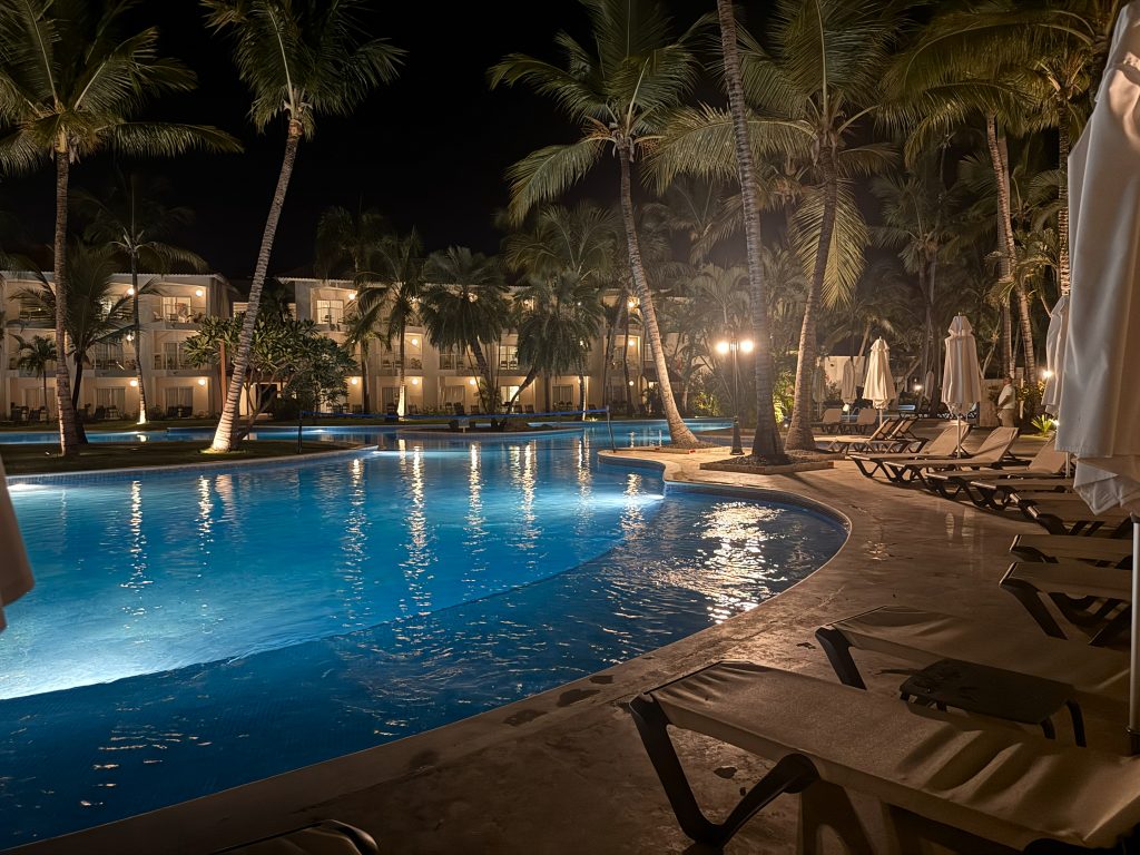 Noche-Wyndham Alltra-DEscubriendo Viajes