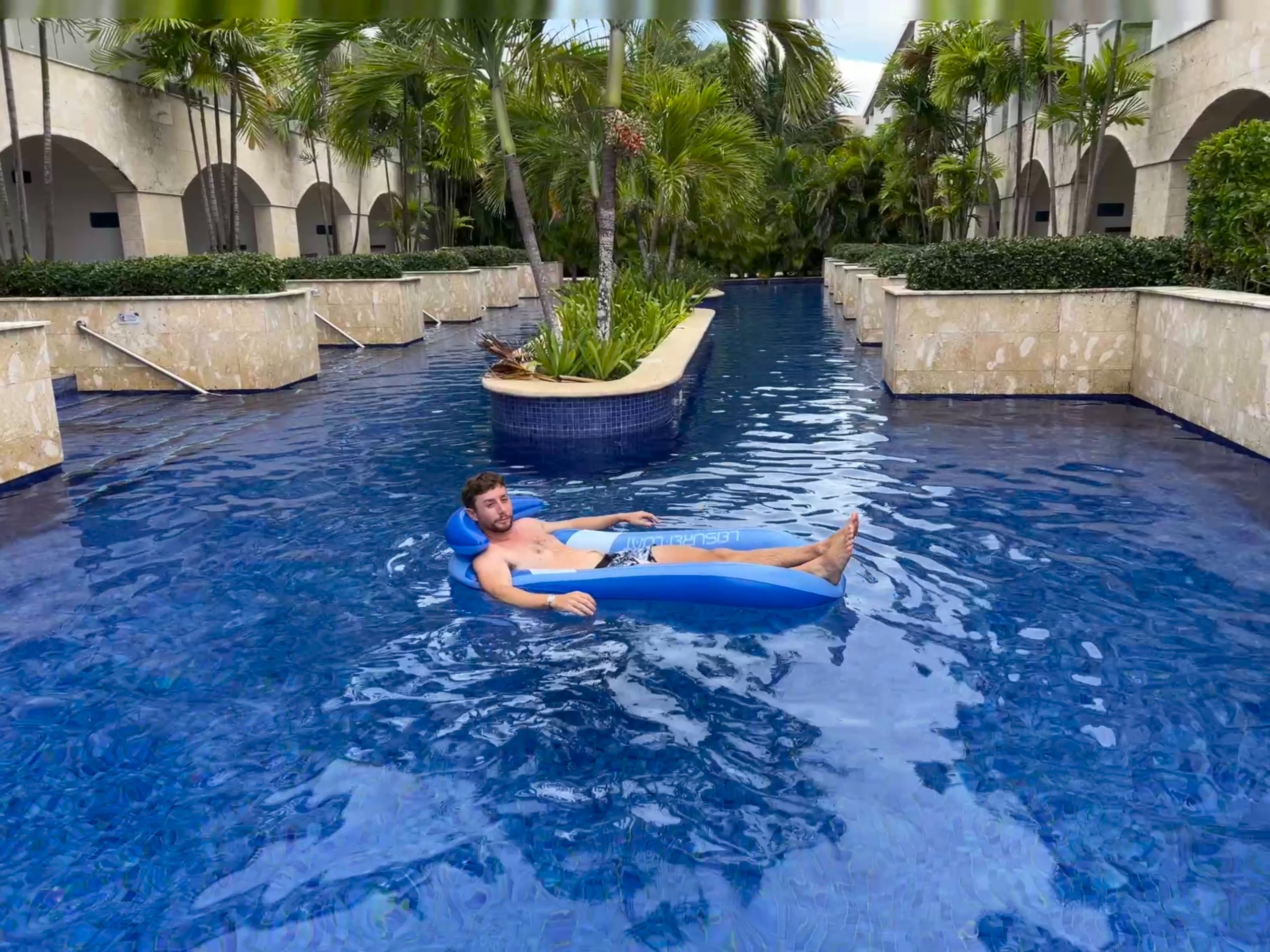 Piscina aislada del Hideaway at Royalton Punta Cana
