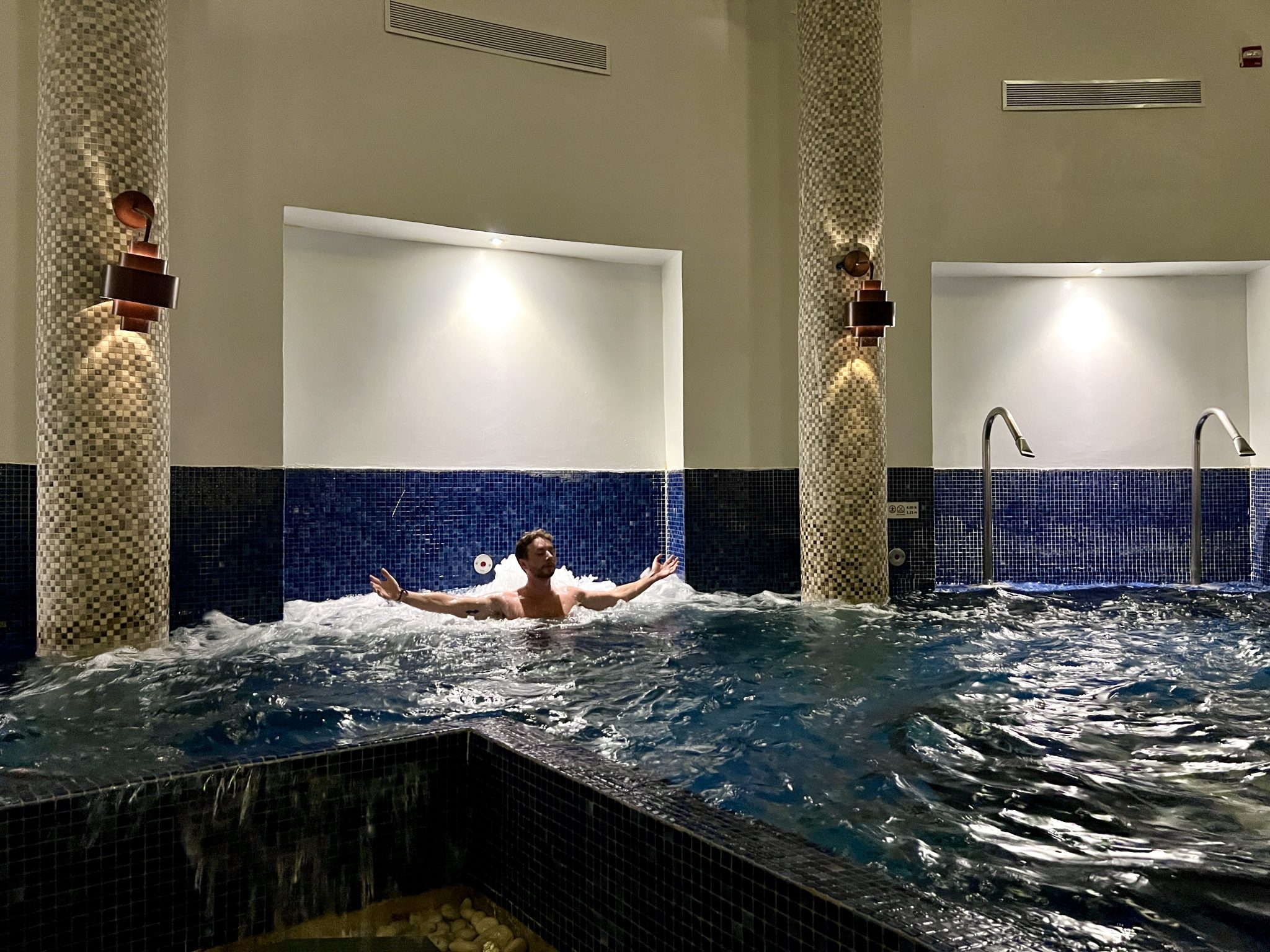 Zona de hidroterapia del spa del Royalton CHIC Punta Cana