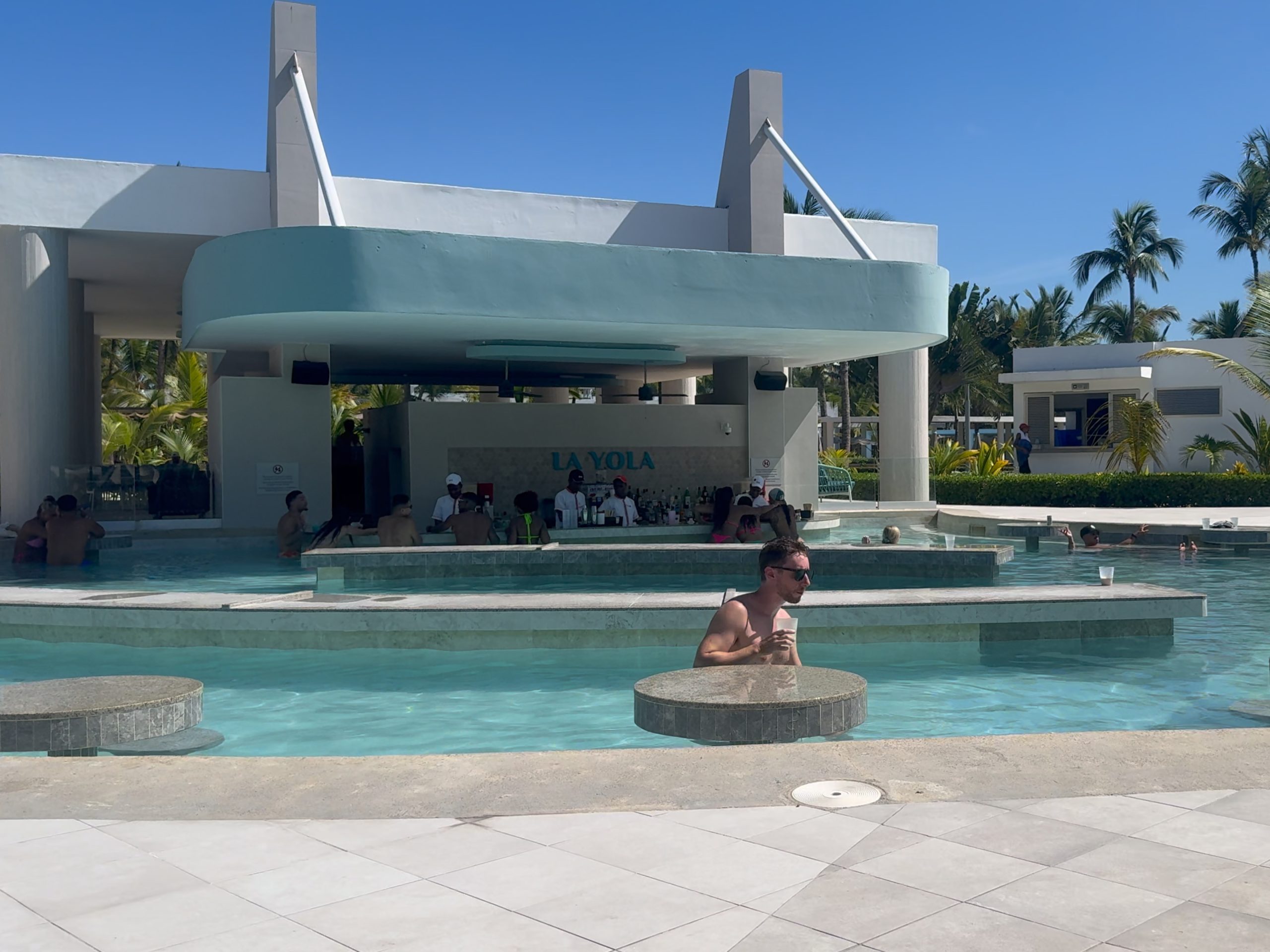 RIU Palace Bavaro swim up bar