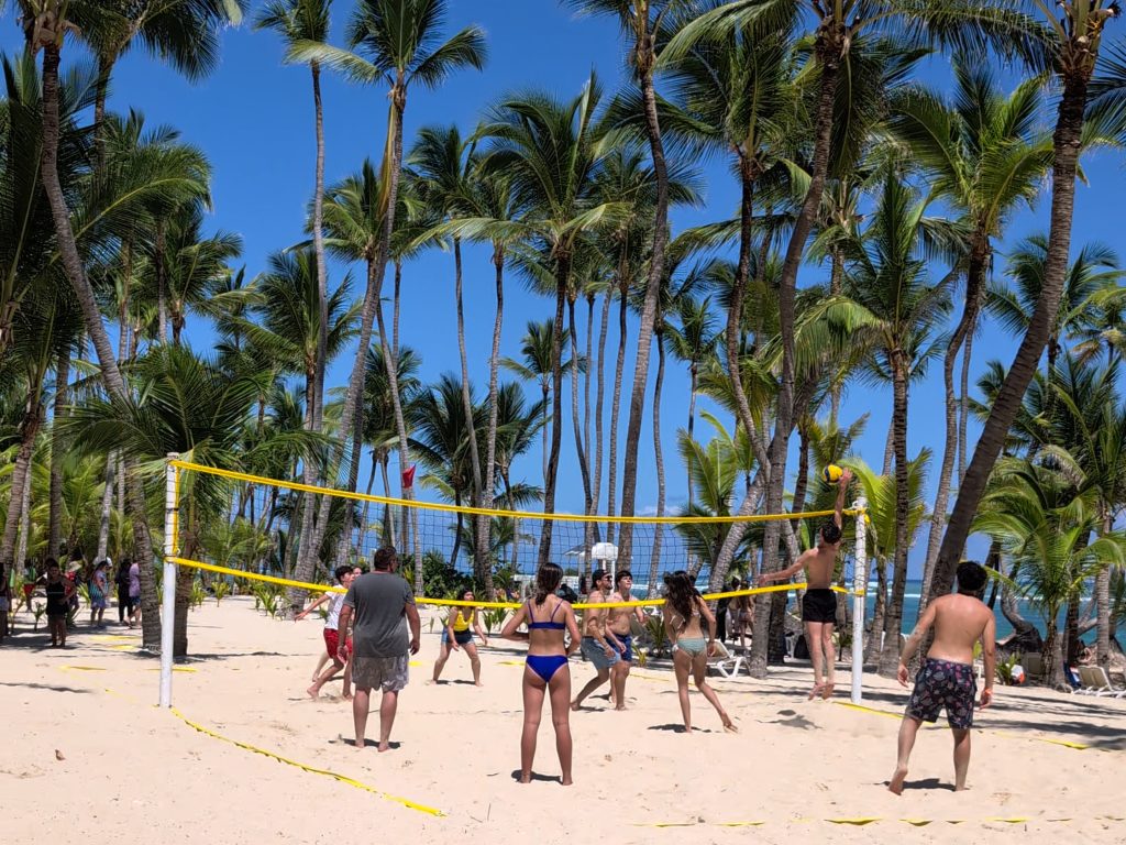 Volleyball-RIU Palace Bavaro-Discovering Stays