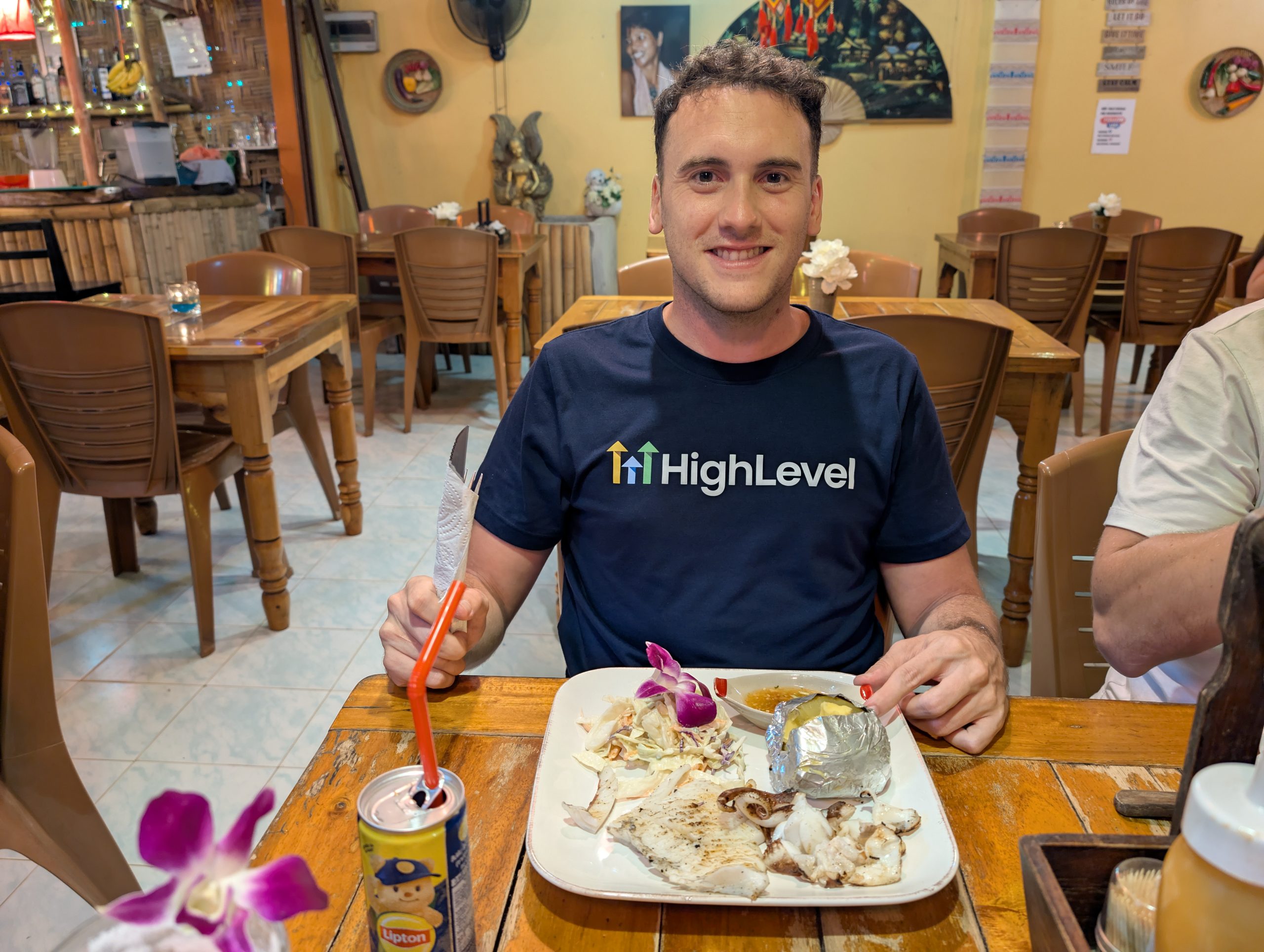 May's Chicken Interior