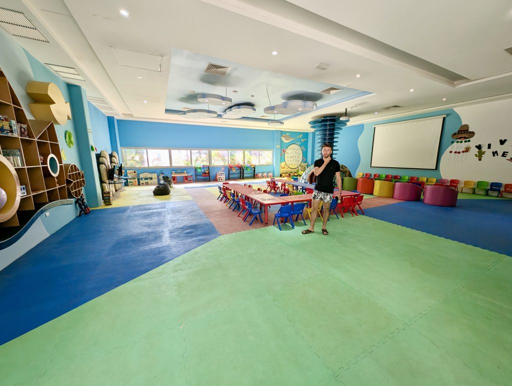Oceans Riviera - kids club - Discovering Stays