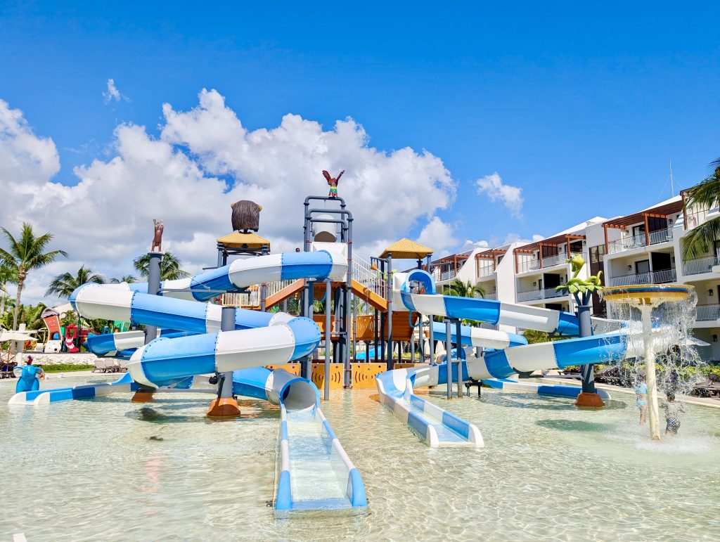 Oceans Riviera Paradise - water park -Discovering Stays