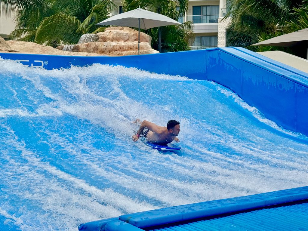 Planet Hollywood Cancun - Discovering Stays