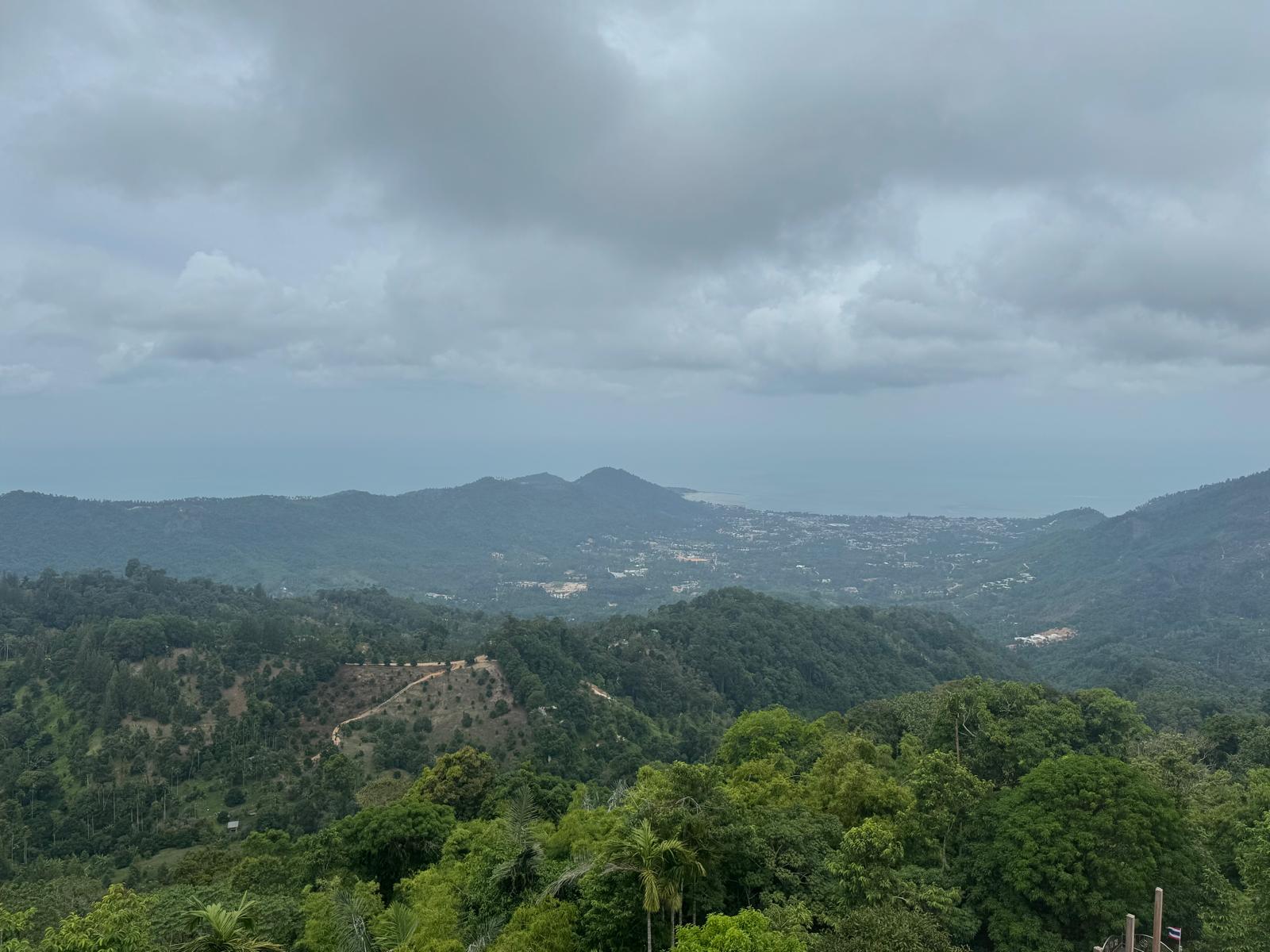 Vistas del horizonte en Lipa Noi
