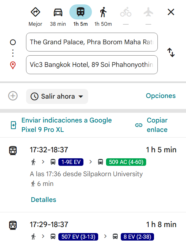 Captura de Google Maps con la ruta del Gran Palacio al Vic3 Bangkok Hotel: 1 hora y 5 minutos en transporte público frente a 38 minutos en coche