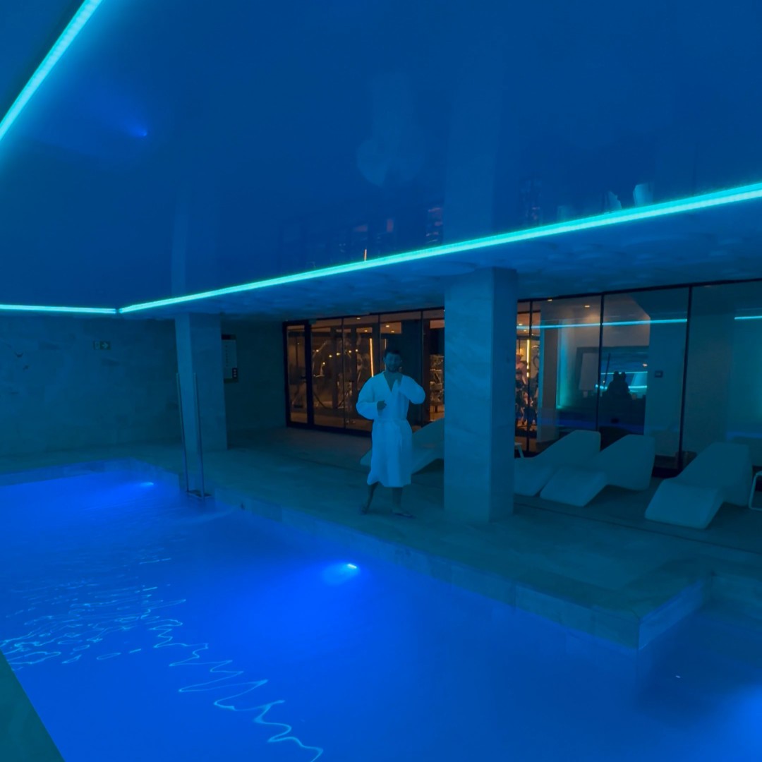 Piscina interna L'Azure