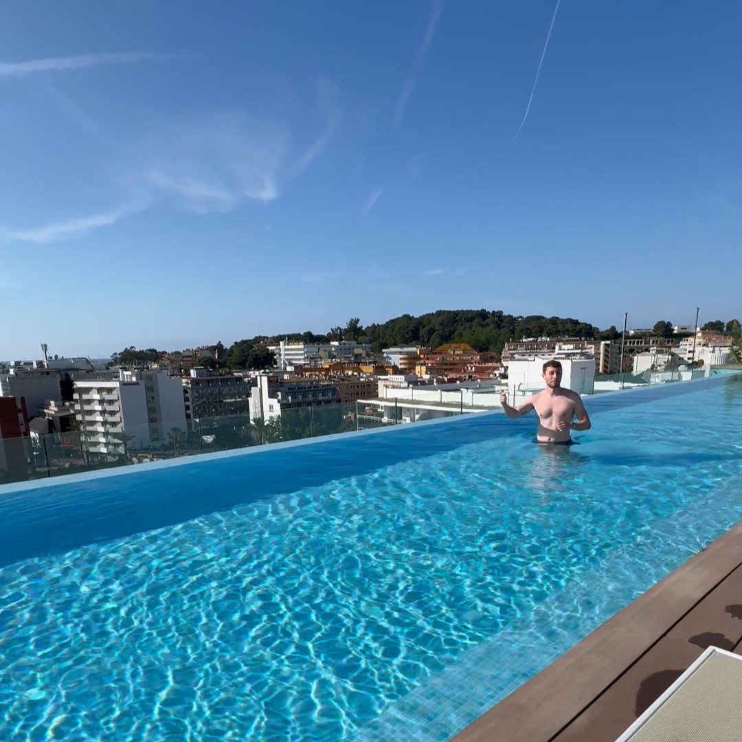 Piscina infinita L'Azure
