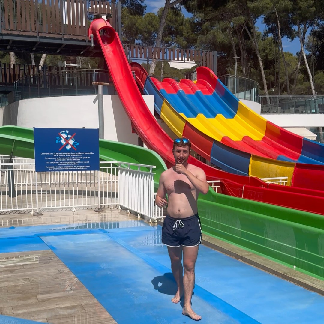 Piscina Toboganes Cap Salou