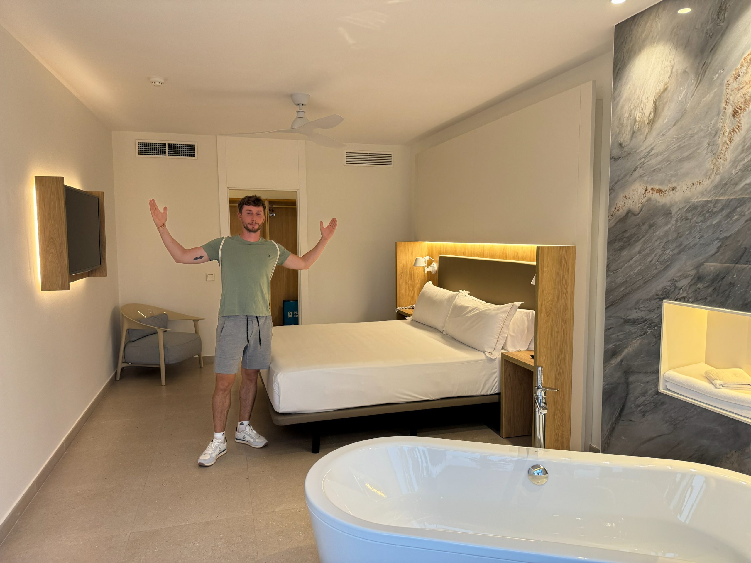 Habitacion Hotel PlayaBallena - descubriendo viaje