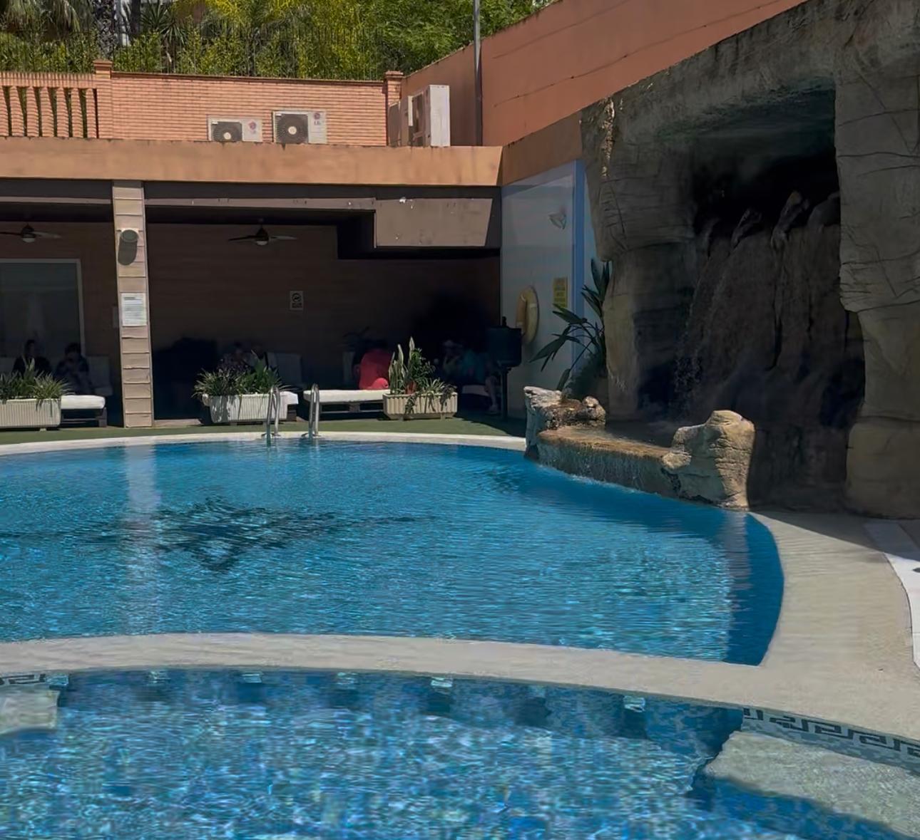 Piscina Hotel Tropic