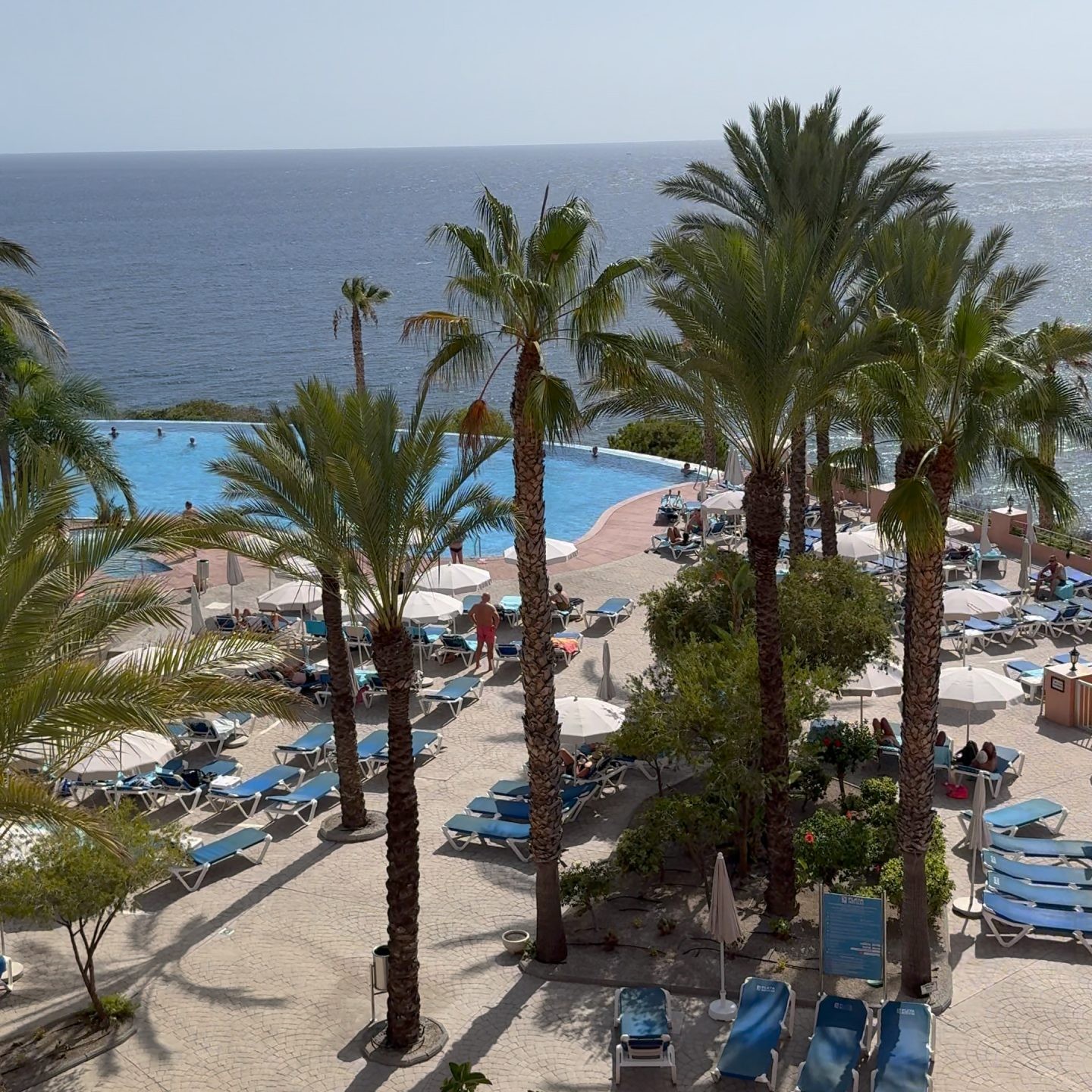 Piscina infinita Playa Cálida