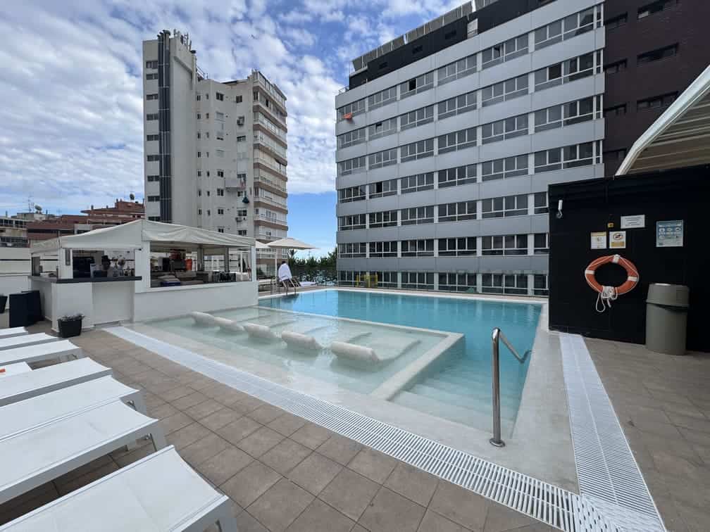 Piscina del Hotel Villa del Mar Benidorm