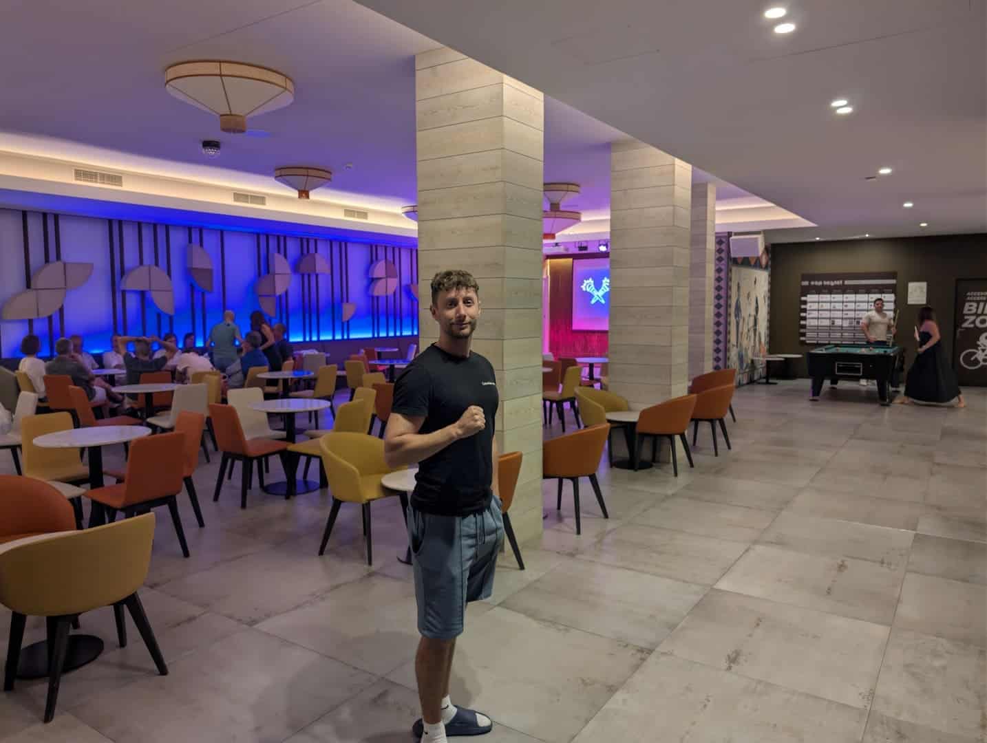 bares-ambiente-hotel-cap-negret-descubriendo-viajes-04