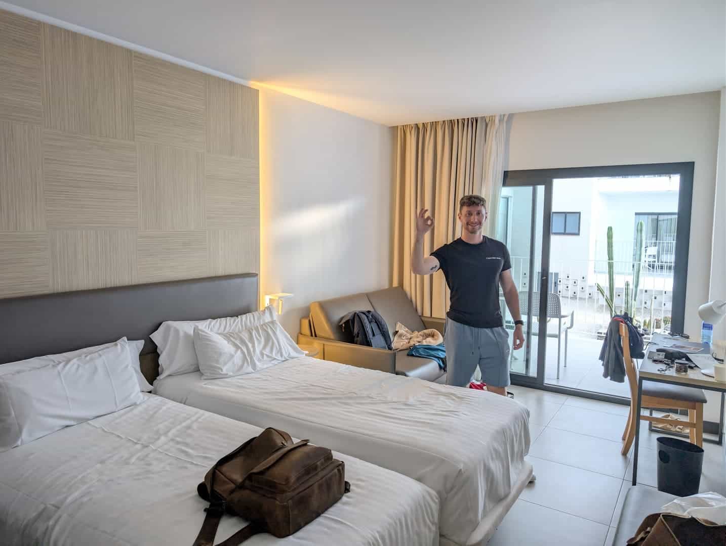 habitaciones-hotel-cap-negret-01