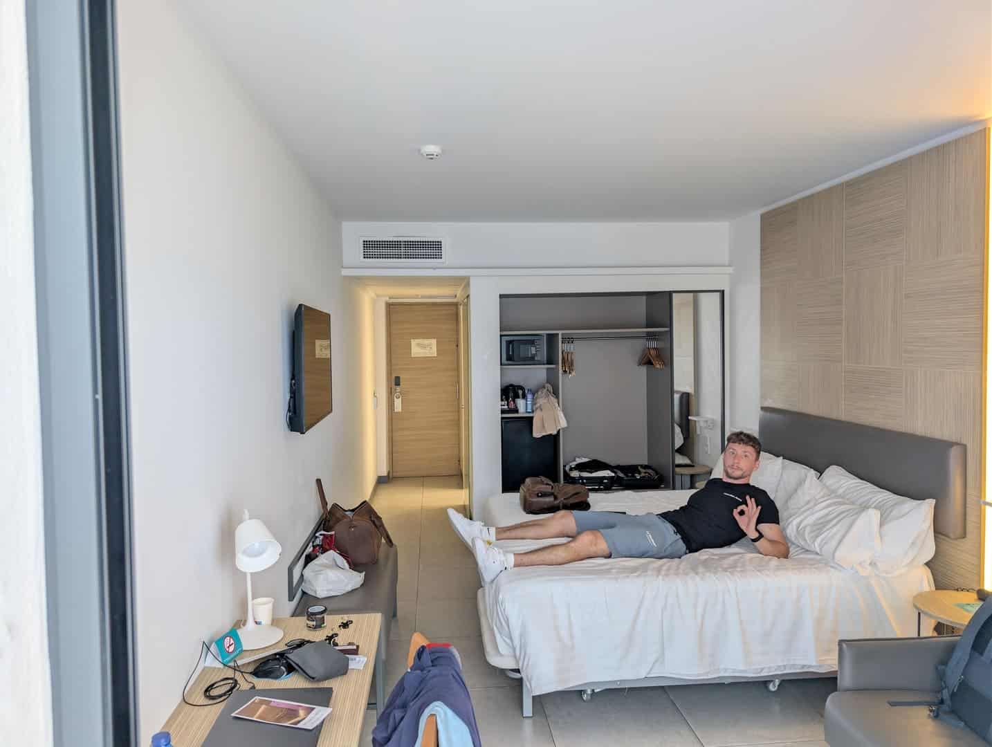 habitaciones-hotel-cap-negret-03