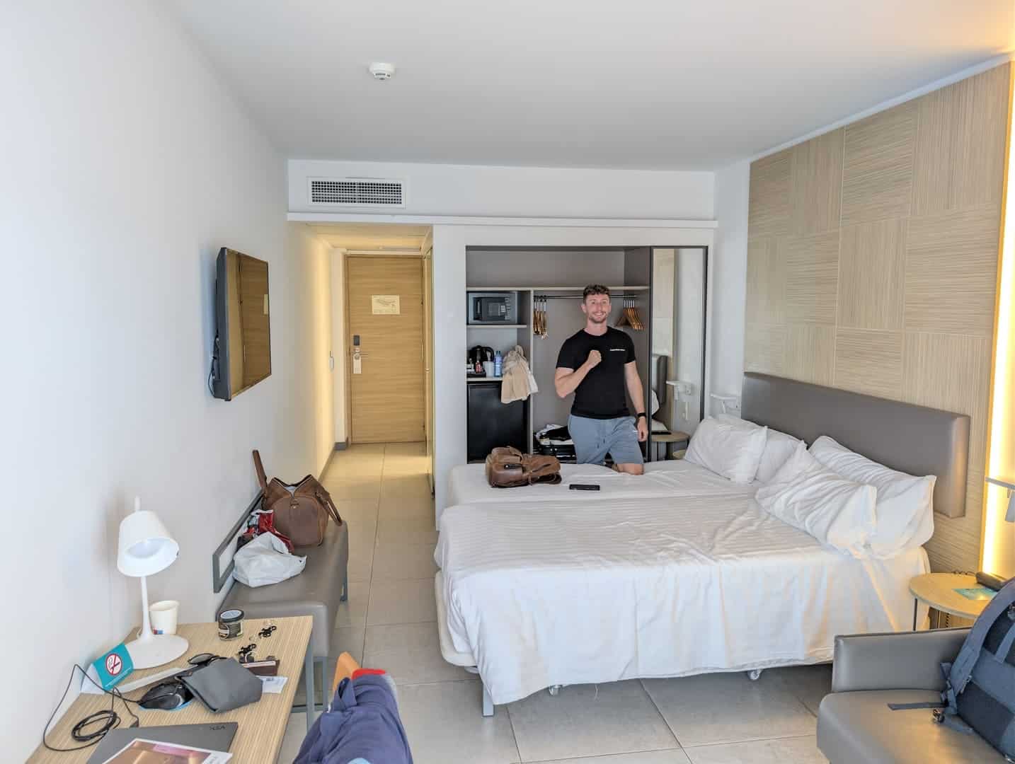 habitaciones-hotel-cap-negret-04