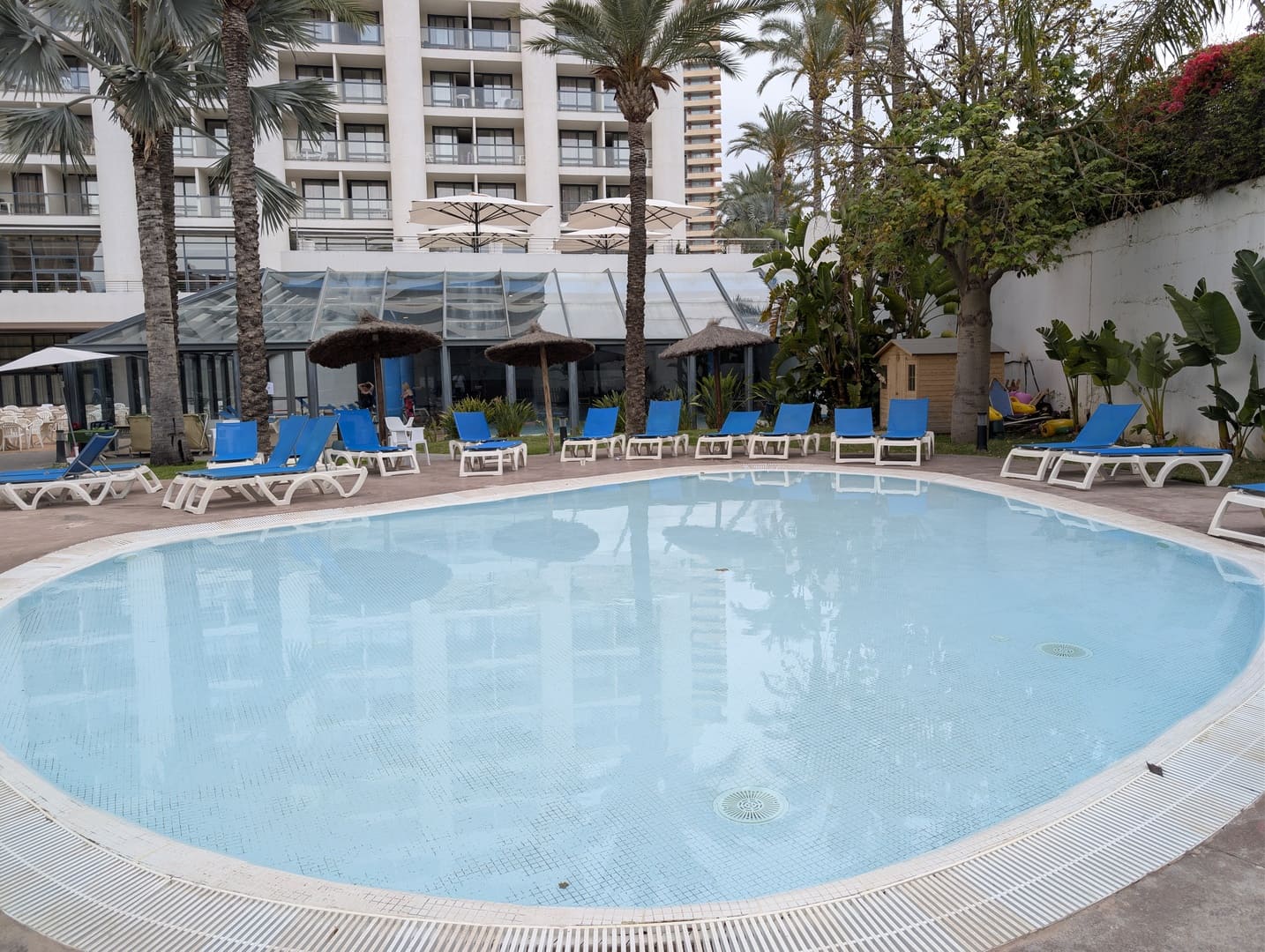 piscina-melia-benidorm-descubriendo-viajes-6