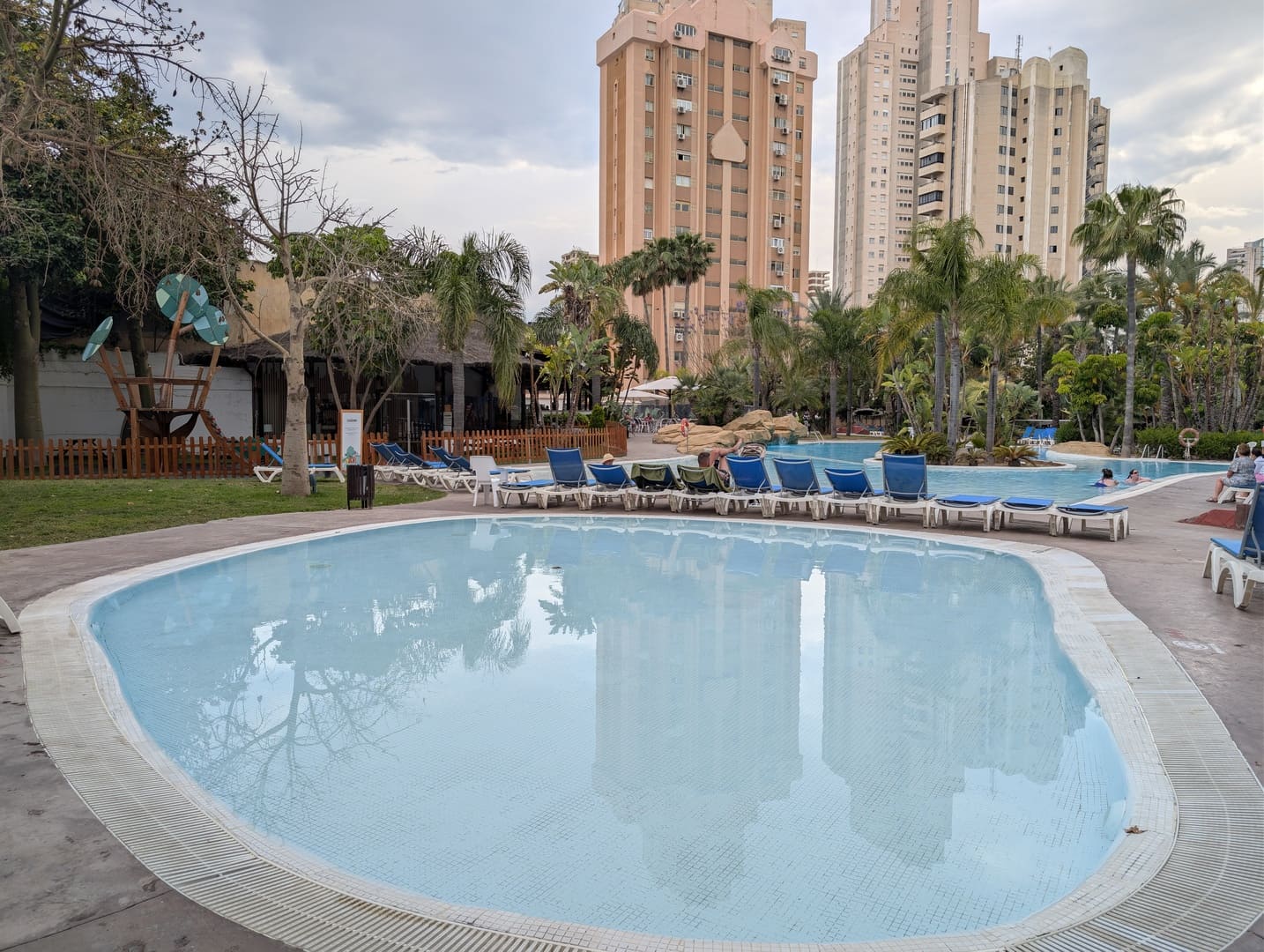 piscina-melia-benidorm-descubriendo-viajes-7