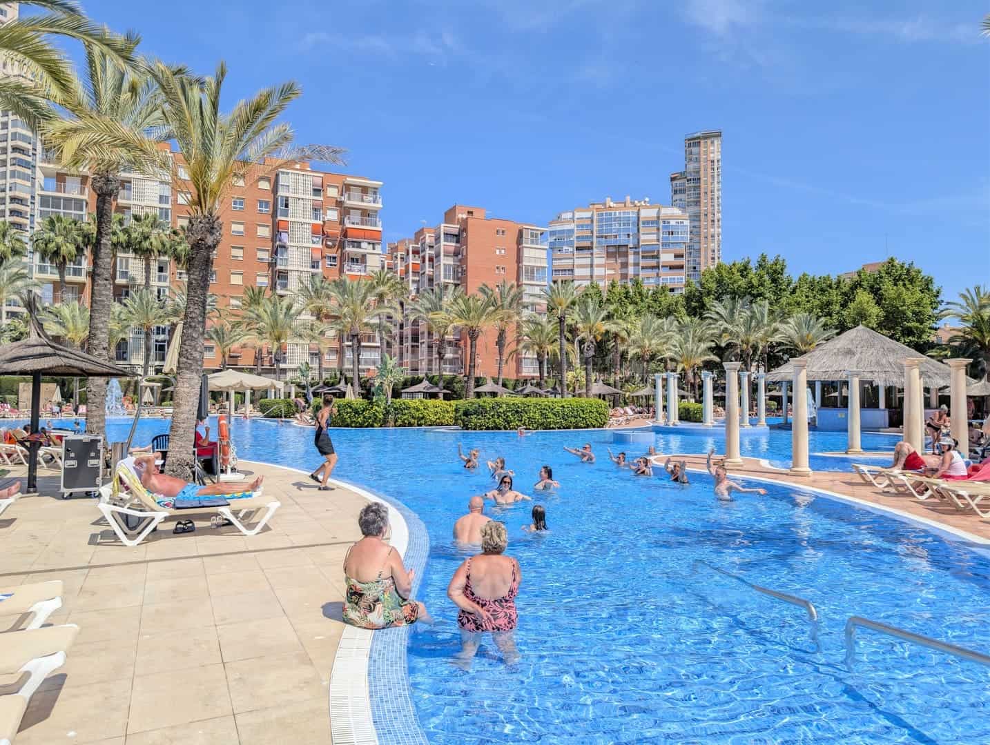 Sol Pelicanos Ocas pool overview