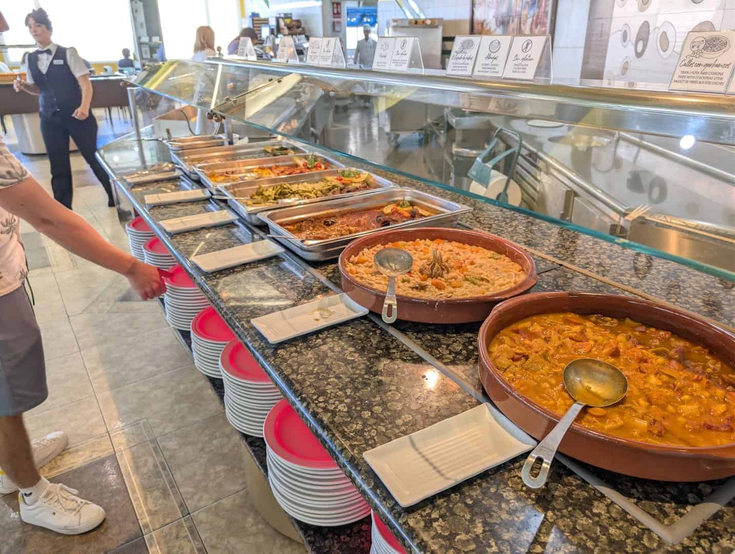 Hotel Benikaktus buffet selection