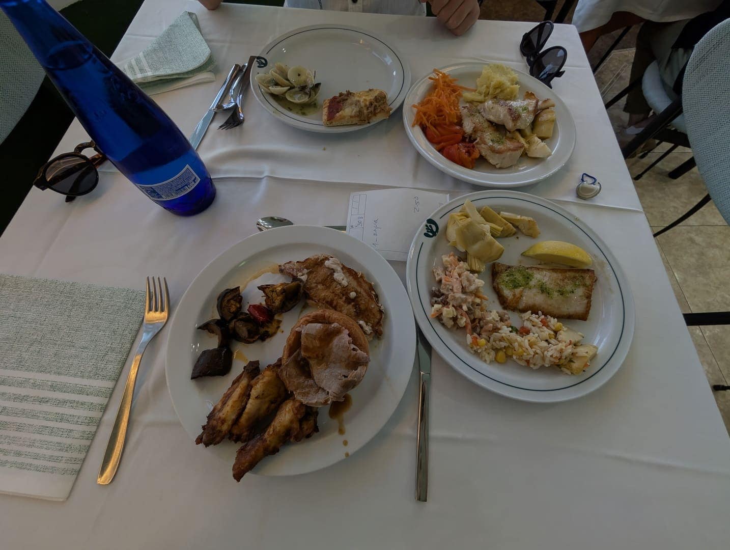 Hotel Benikaktus hot dishes