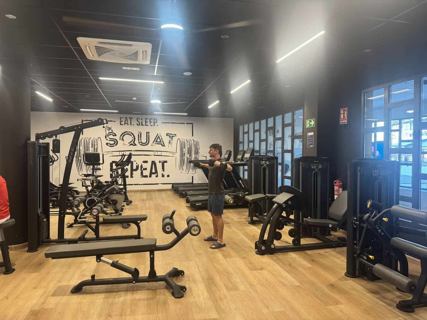 gimnasio-best-oasis-tropical-descubriendo-viajes-01