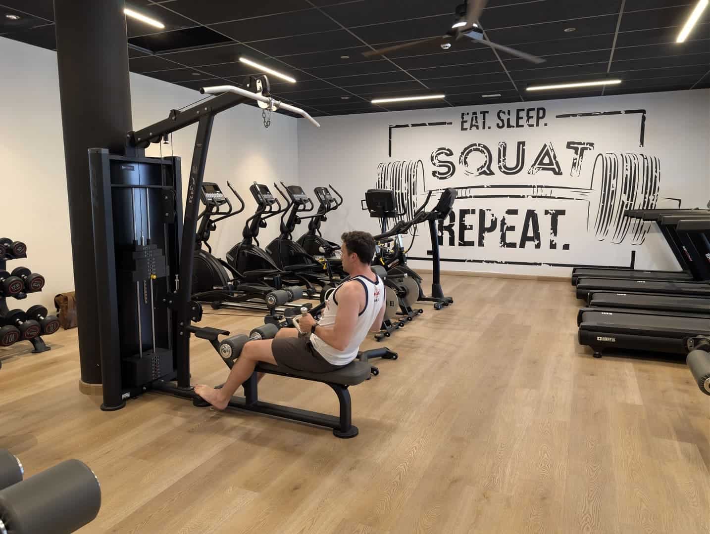 gimnasio-best-oasis-tropical-descubriendo-viajes-03