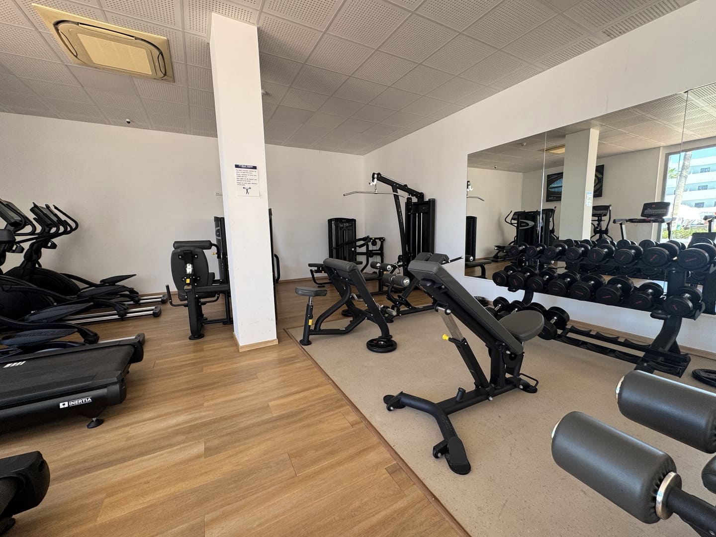 gimnasio-best-pueblo-indalo-descubriendo-viajes-01
