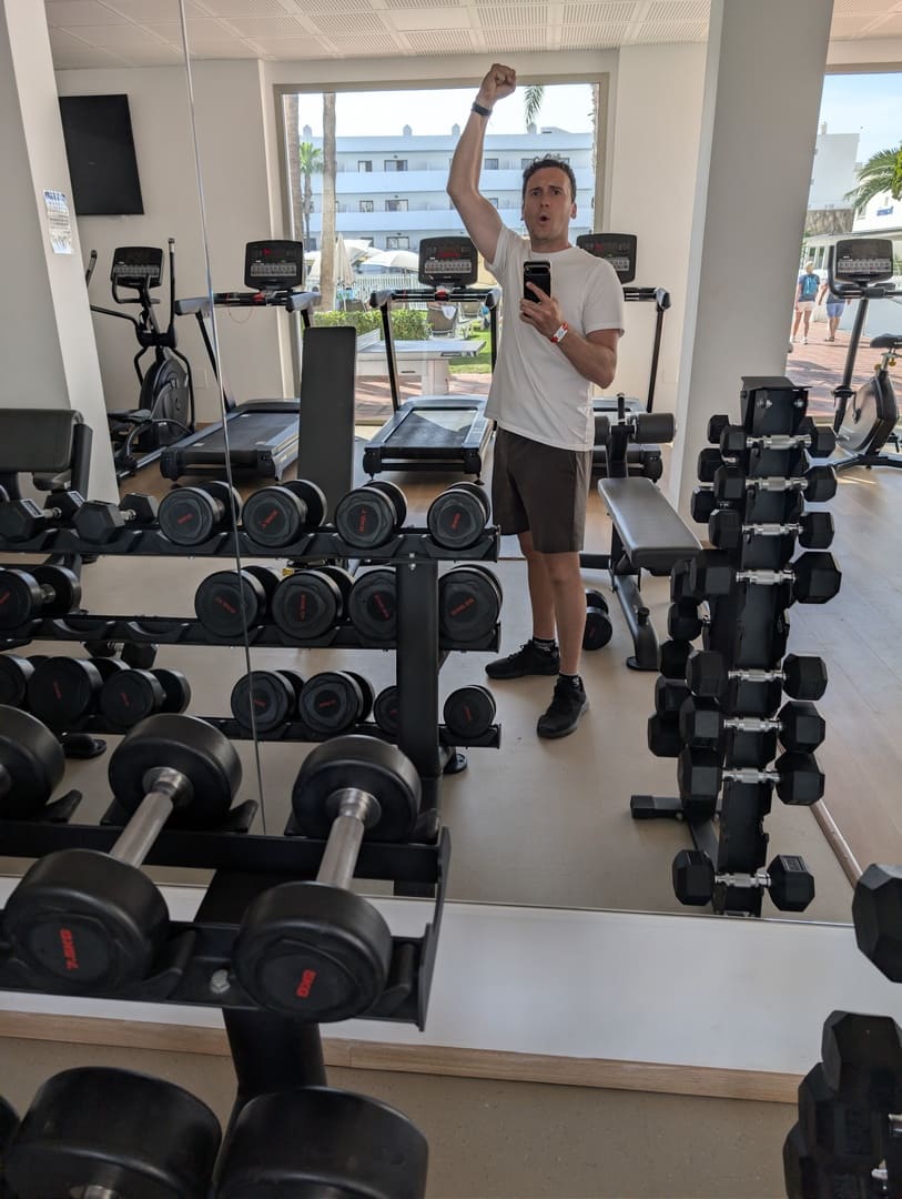 gimnasio-best-pueblo-indalo-descubriendo-viajes-03