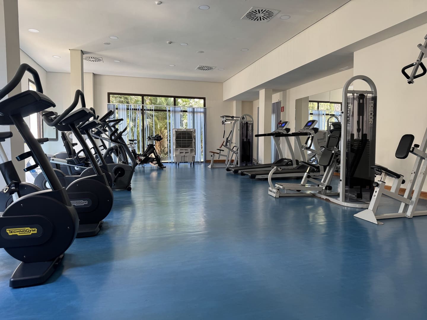 gym-impressive-playa-granada-descubriendo-viajes-01