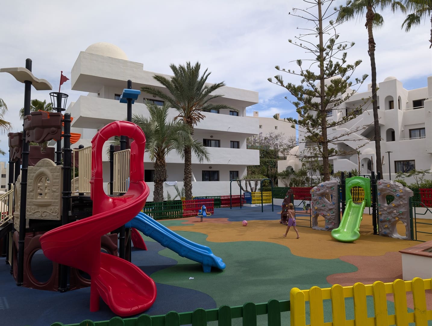 instalaciones-best-pueblo-indalo-descubriendo-viajes-05