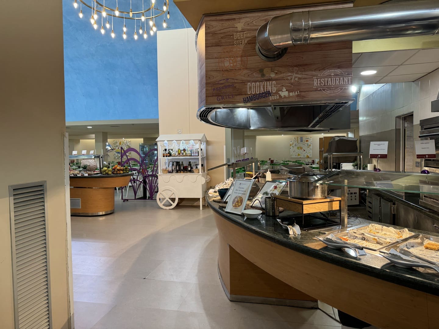 Zona de show cooking junto al buffet del Servigroup Marina Playa
