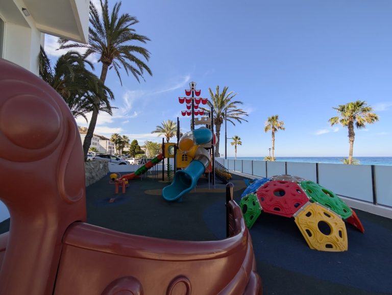 Segunda sala del miniclub del Best Indalo de Mojácar con juegos