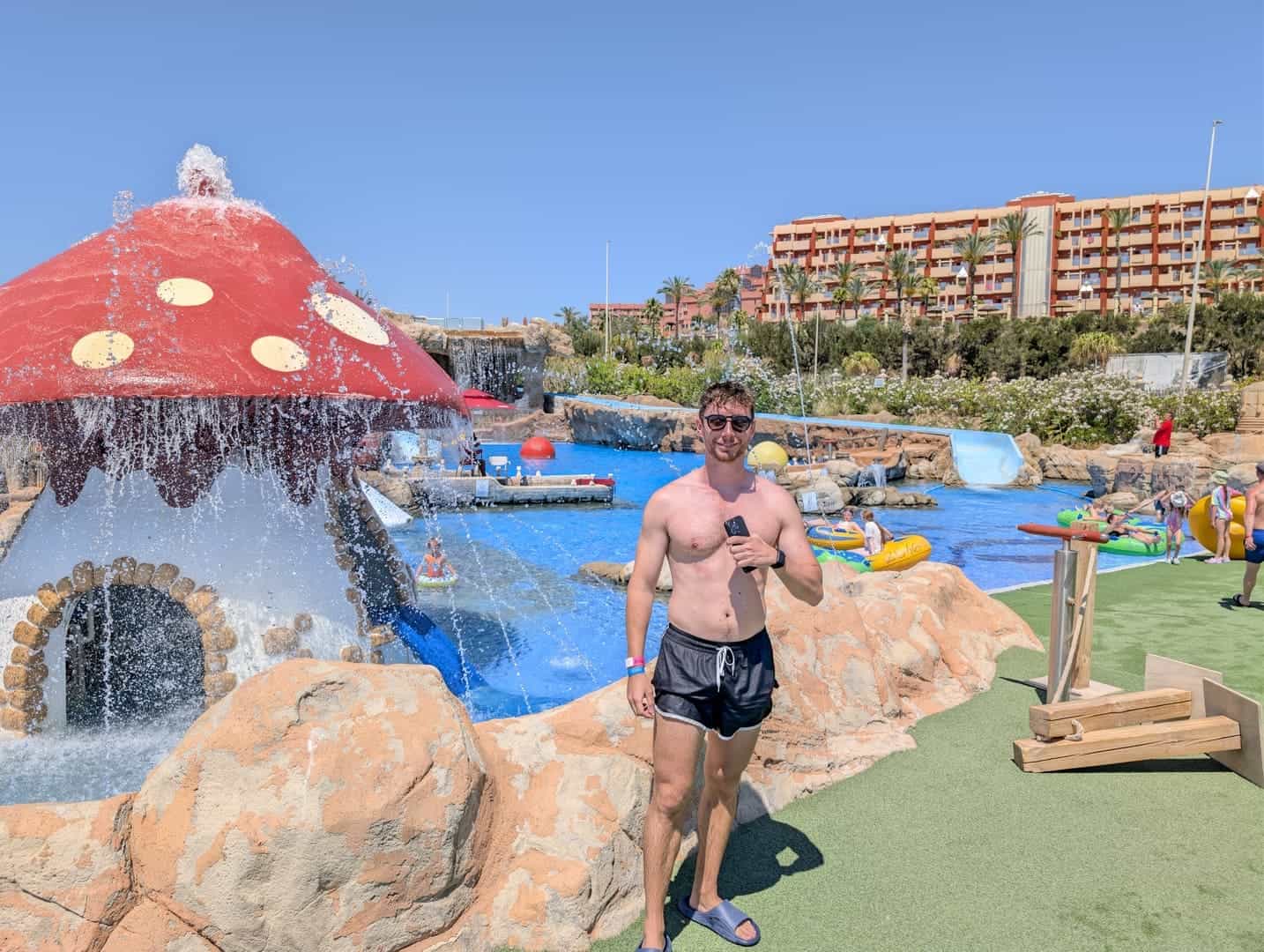Piscina del Holiday World Polynesia en Benalmádena