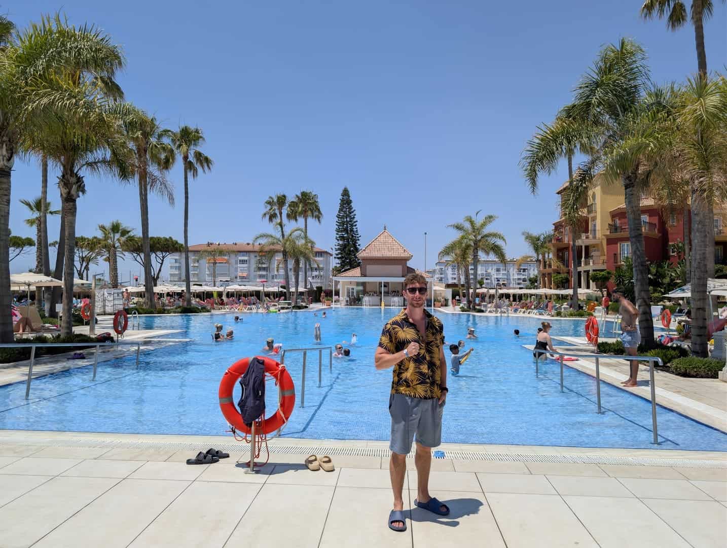 piscina-iberostar-waves-malaga-descubriendo-viajes-03