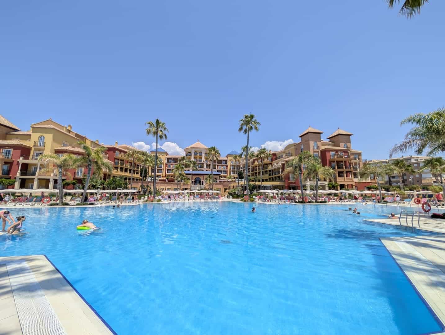 piscina-iberostar-waves-malaga-descubriendo-viajes-05