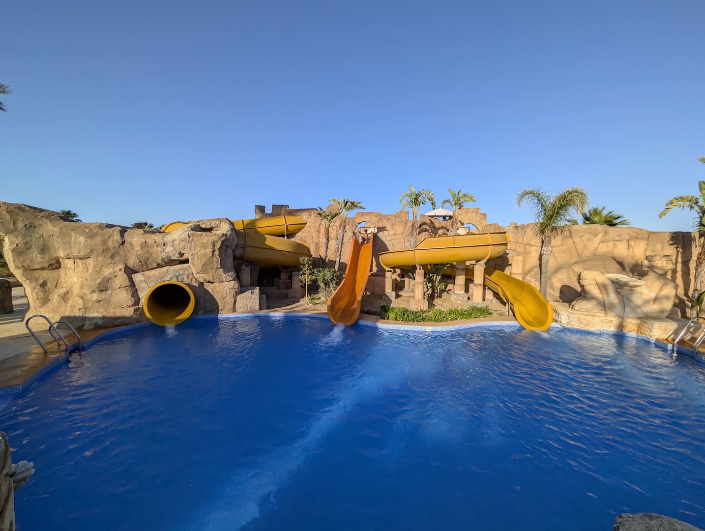 piscina-playa-zimbali-descubriendo-viajes-02