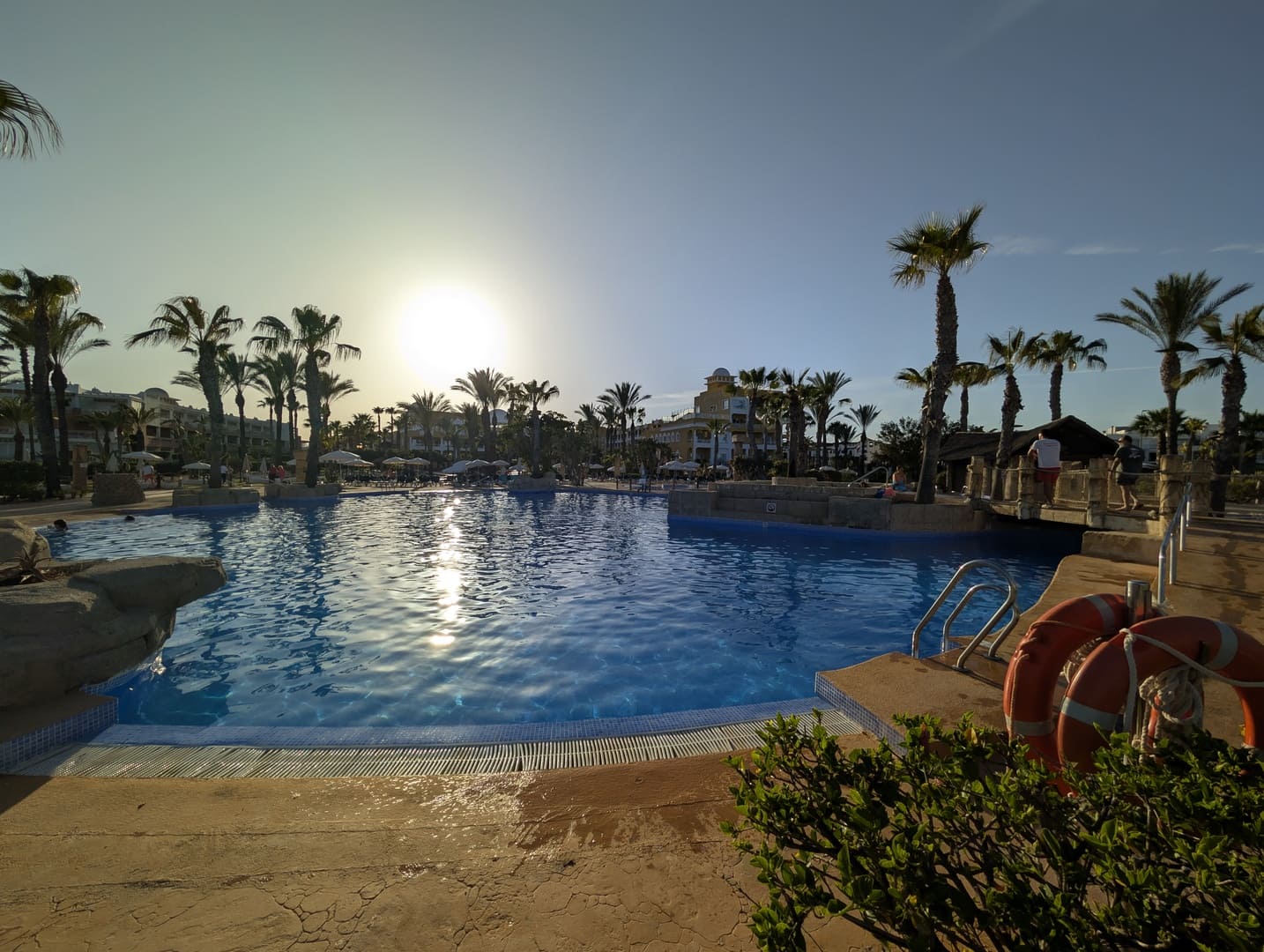 piscina-playa-zimbali-descubriendo-viajes-03