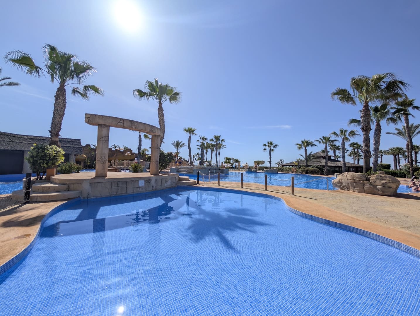 piscina-playa-zimbali-descubriendo-viajes-04