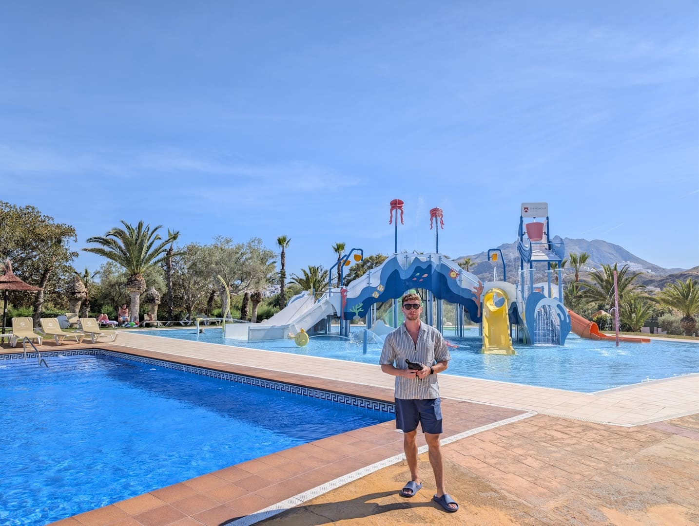 Piscina principal del Servigroup Marina Playa en Mojácar