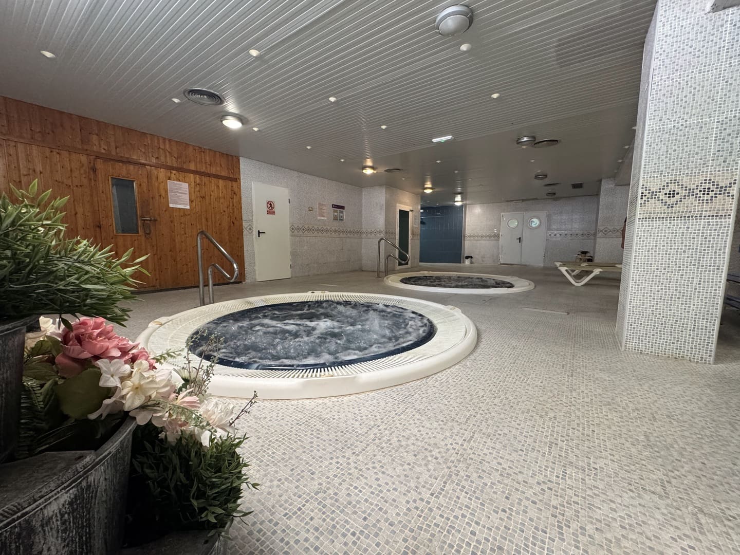 Jacuzzi del spa del Servigroup Marina Playa