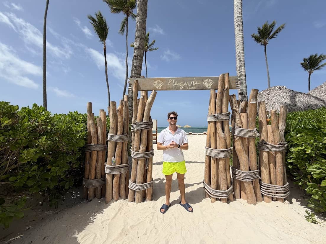 Entrada al restaurante Neguri en la playa del ZEL Punta Cana
