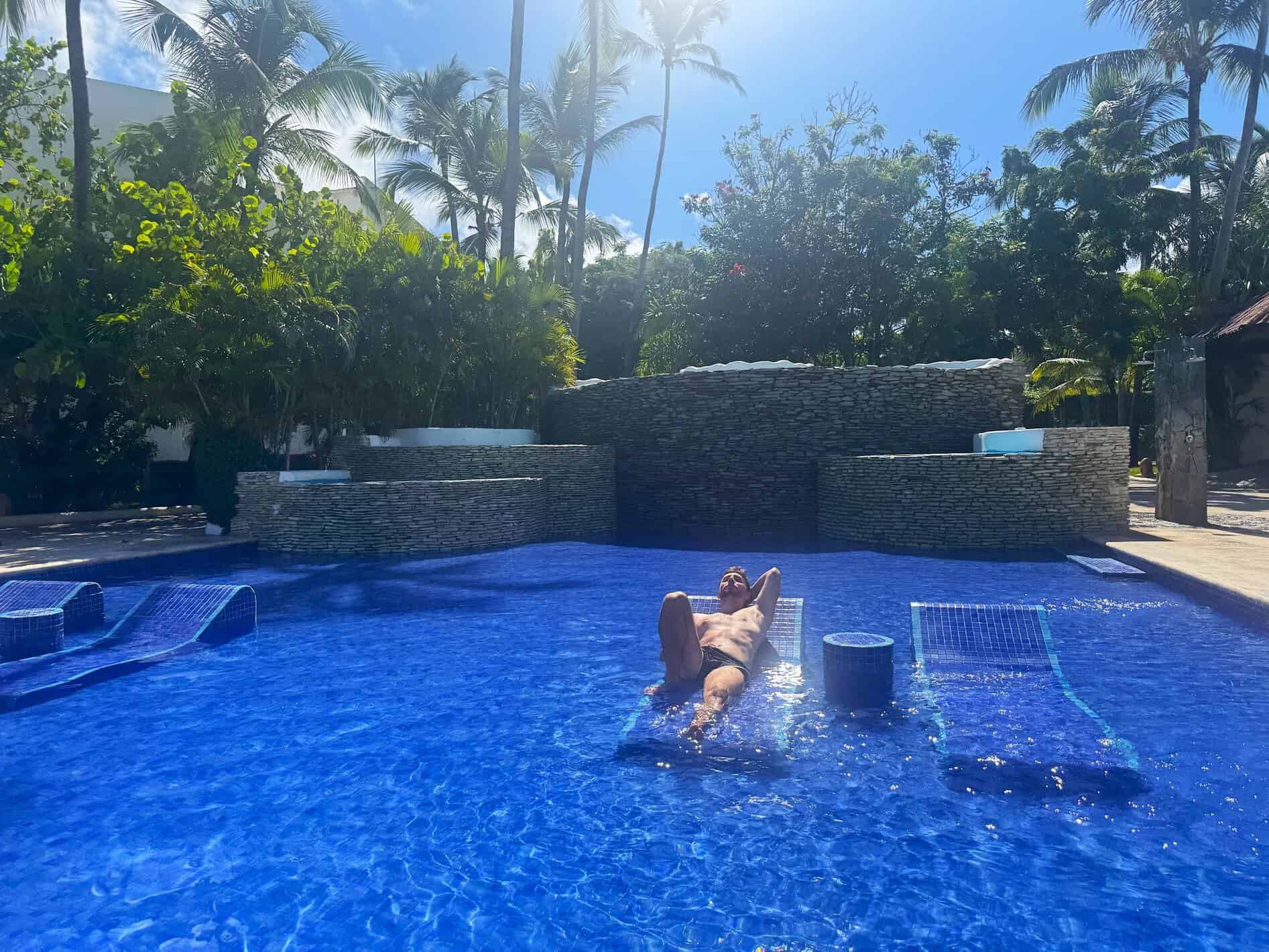 Zona de piscinas de un resort de Punta Cana