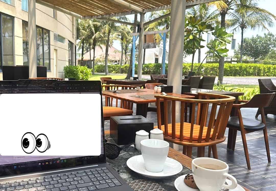 Terraza de la cafetería del Meliá Danang