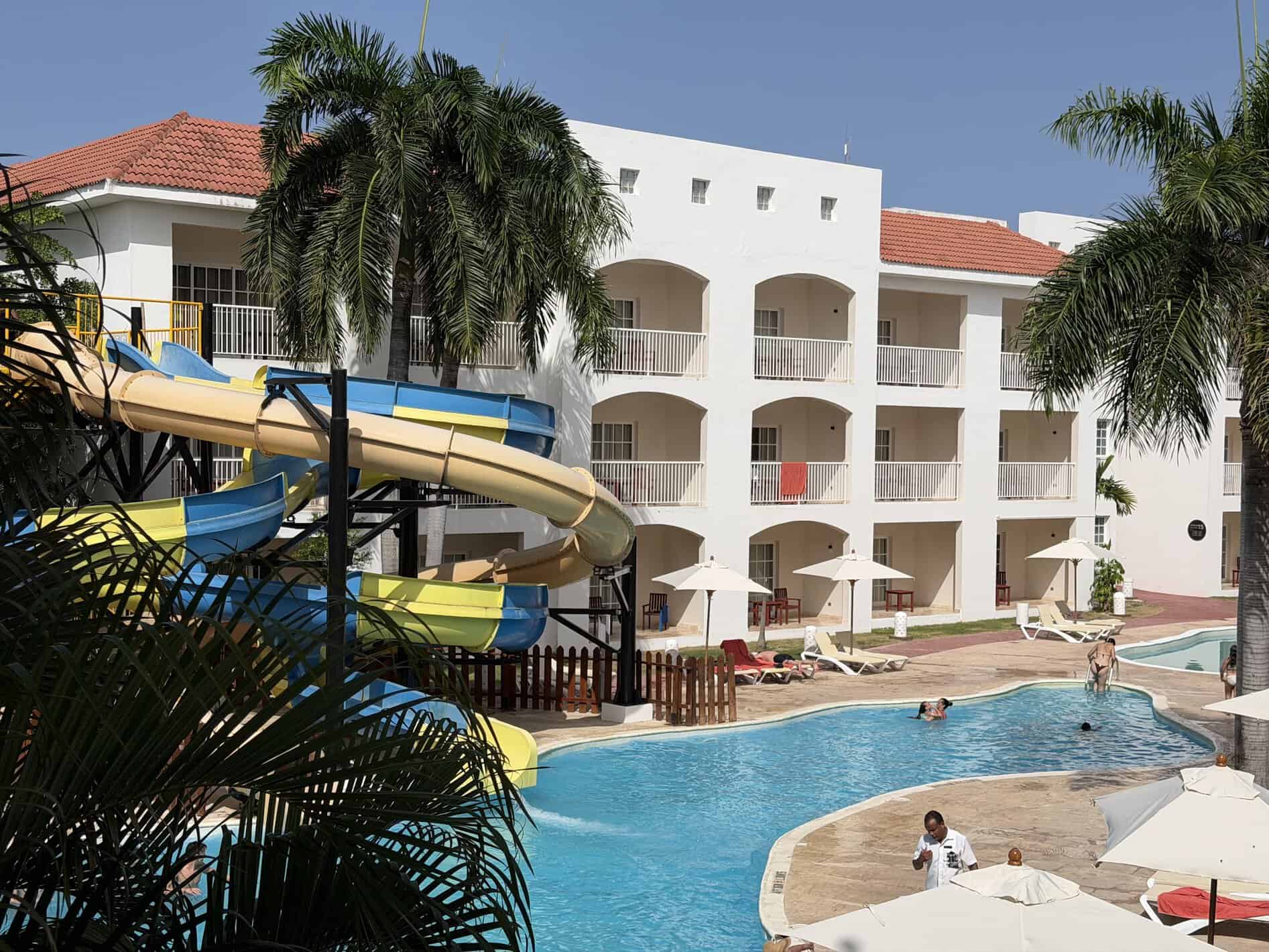 Tobogán de una de las ocho zonas de agua del Sunscape Coco Punta Cana