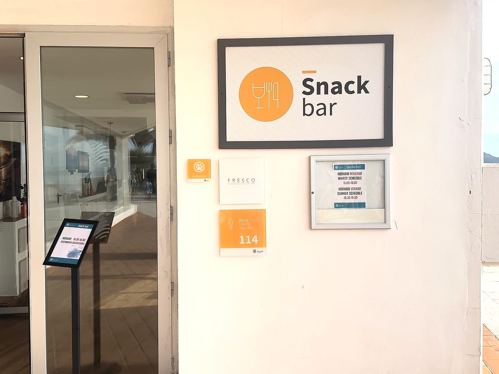La entrada del snack bar del AluaSun Doblemar