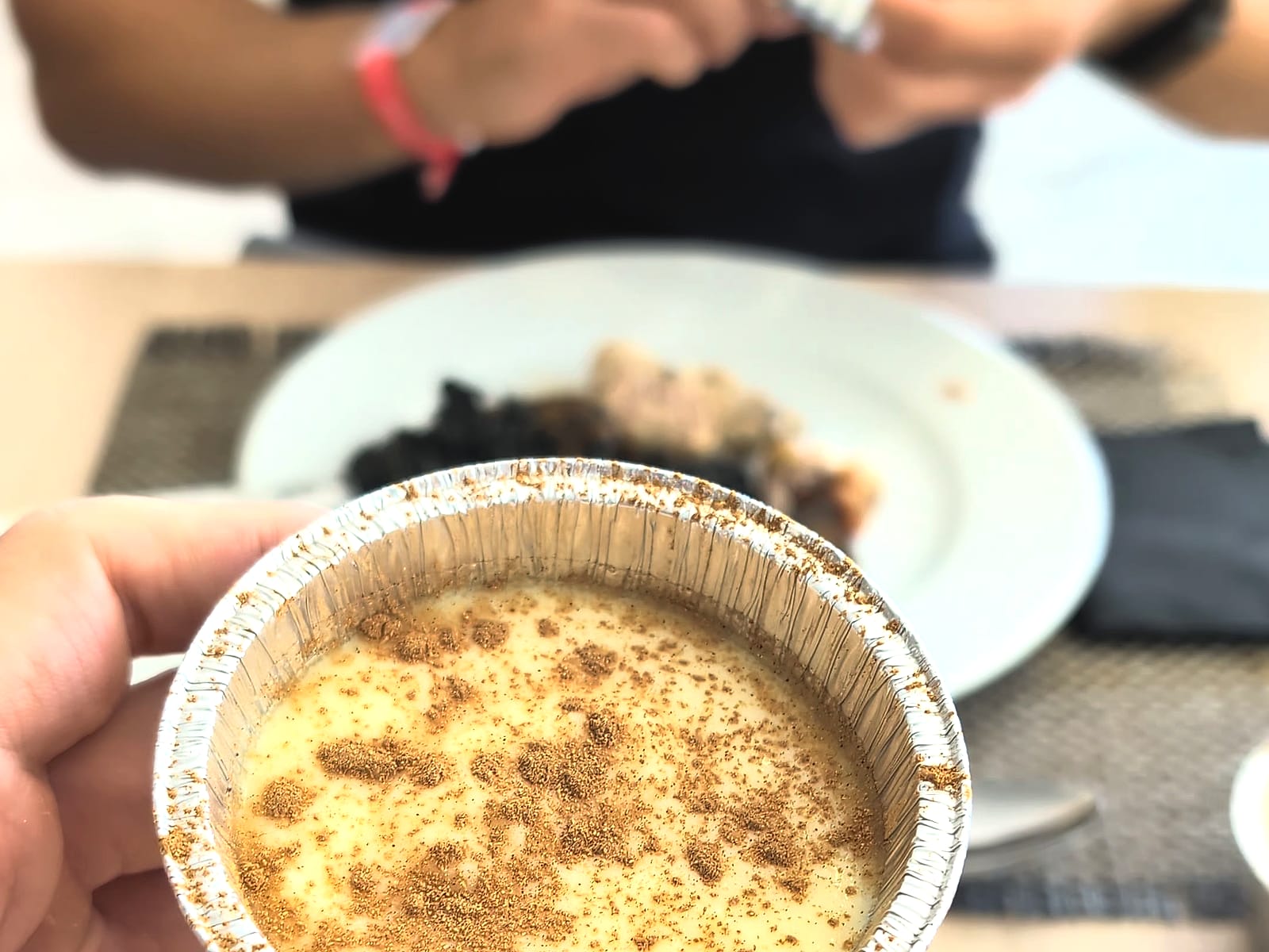 Unas natillas del buffet del Best Sabinal, con canela por encima