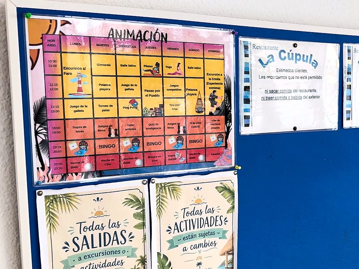 El programa semanal de animación del Eurhostal, en el tablón del restaurante
